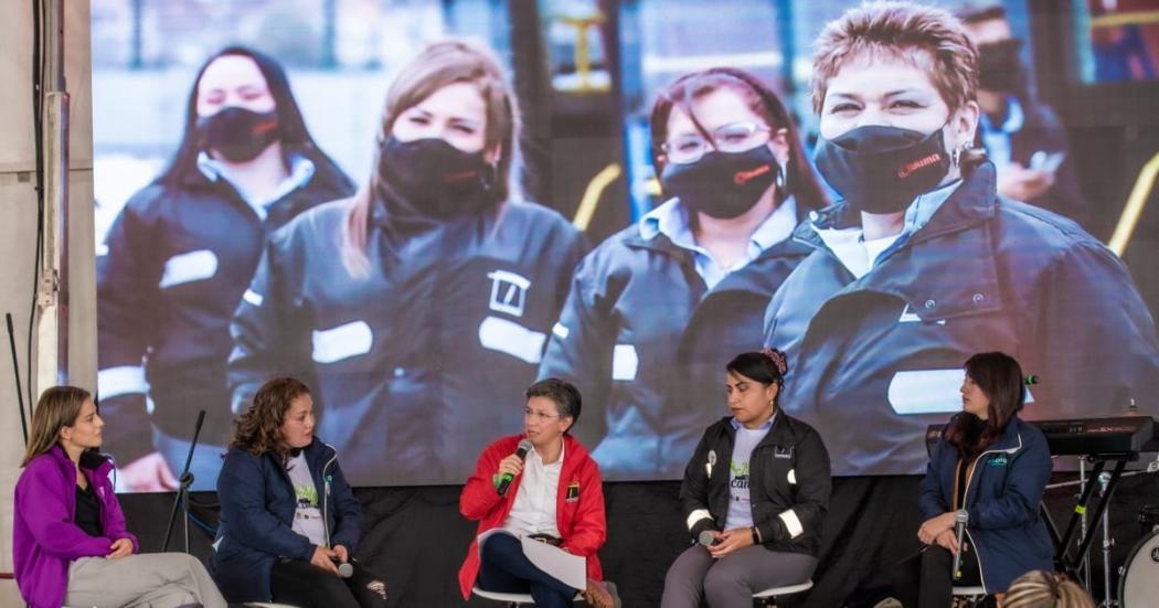 Bogotá destaca labor de mujeres que trabajan en sistema de transporte