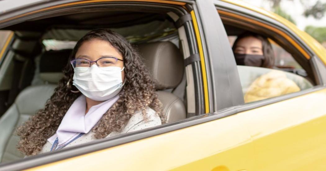 Cursos gratuitos para conductoras y conductores de taxi en Bogotá