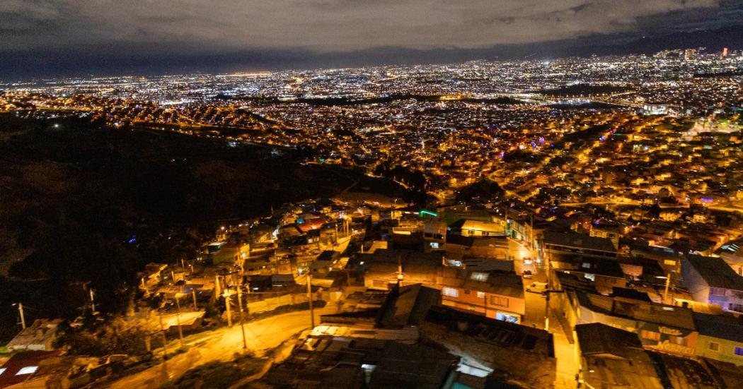 Foto panorámica de Bogotá de noche