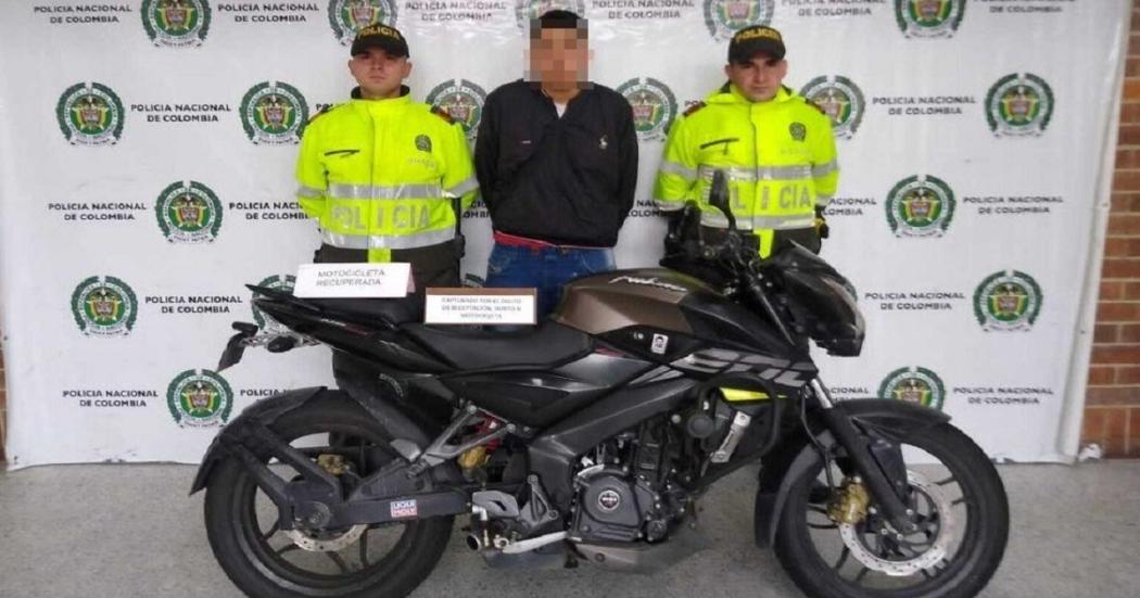 Capturan a hombre en Bogotá que se movilizaba en una moto robada