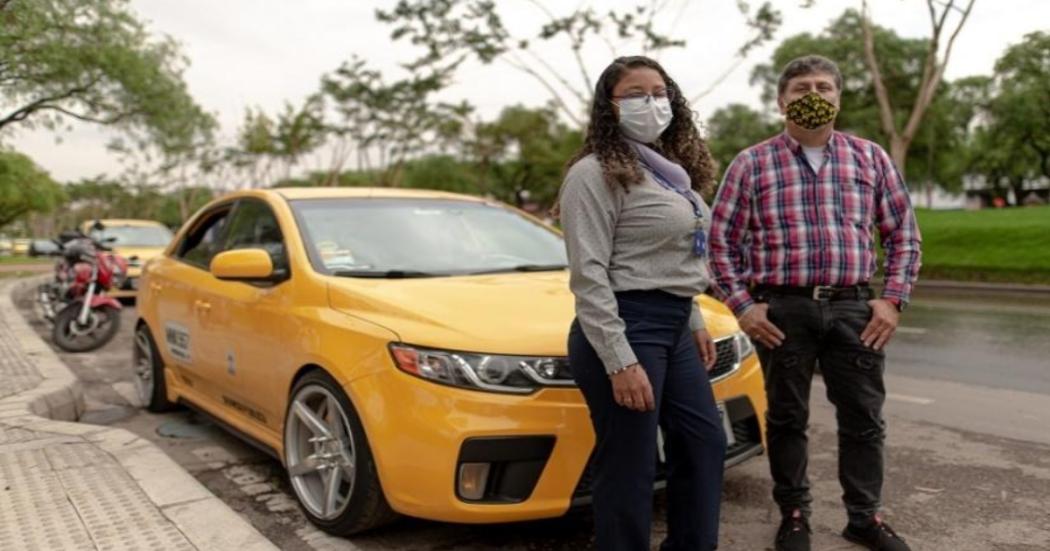 Taxistas se capacitan para mejorar el servicio a las mujeres en Bogotá