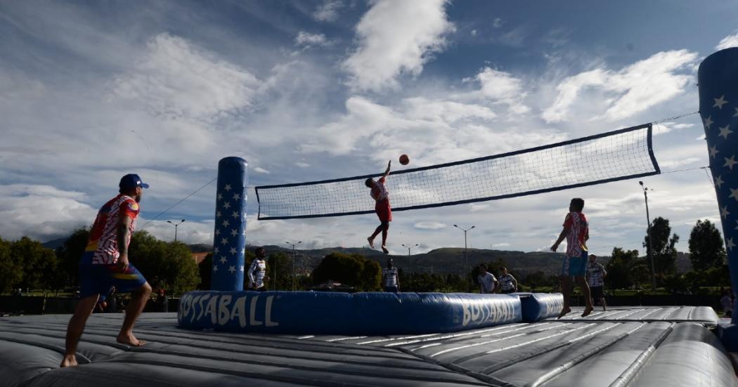 El bossaball, un deporte que causó sensación en el Festival de Verano