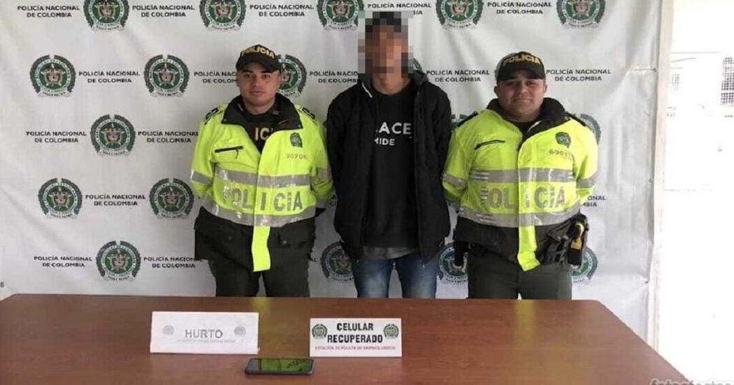 En Barrios Unidos la Policía capturó a un hombre y recuperó un celular