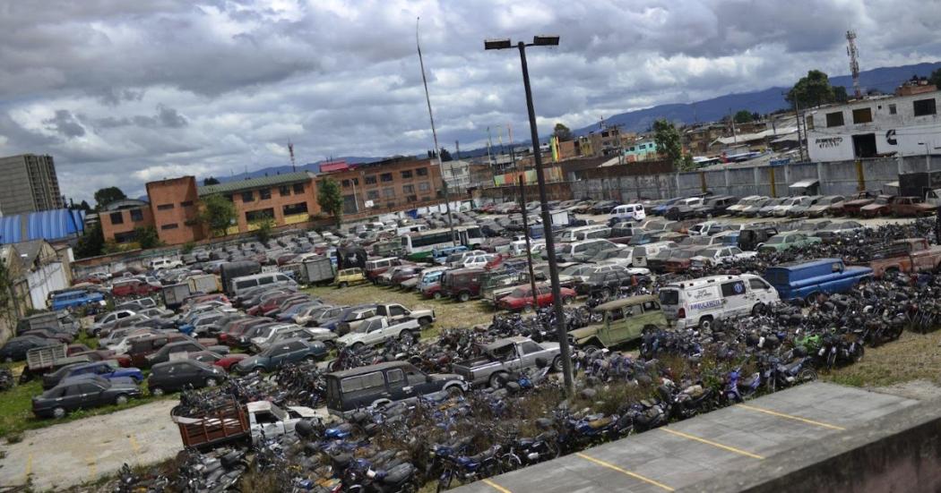 Distrito subasta vehículos declarados en abandono en patios de Bogotá