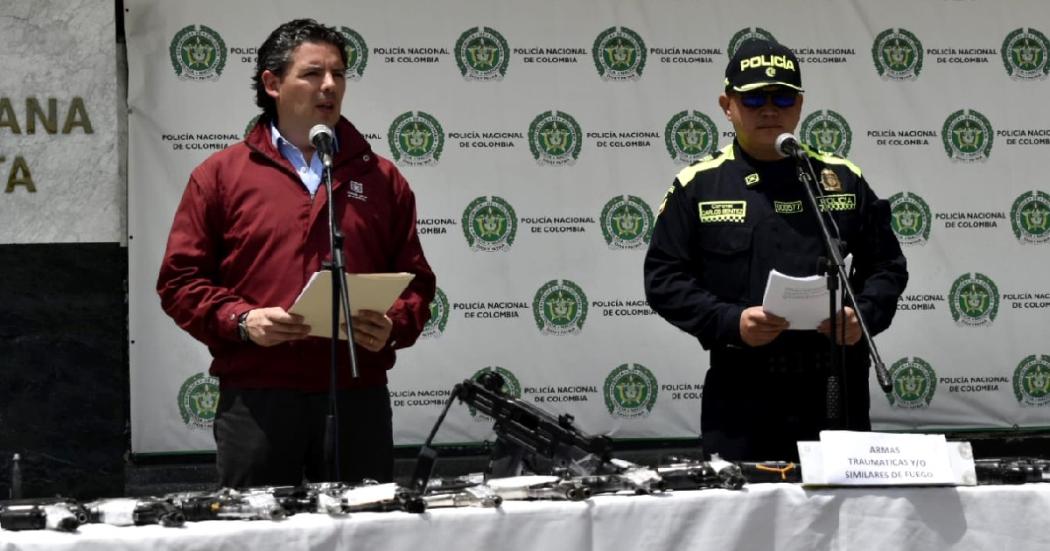 El Secretario de Seguridad, en compañía del coronel de la Policía