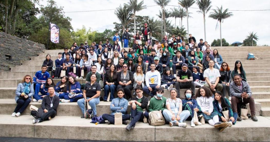 Alumnos de Bogotá obtienen certificado por servicio social ambiental