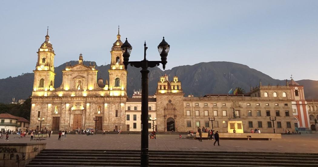 Así se celebra el "Día de las Velitas" sueco en pleno centro de Bogotá