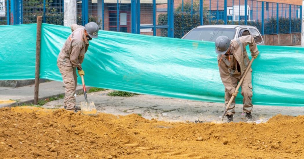 ¿Cuántos kilómetros carril de vías mejoró la UMV en el último año?