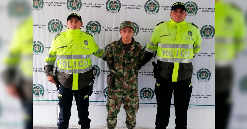 Capturado por utilizar falso uniforme del ejército.