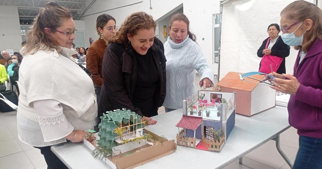 Personas mayores volvieron a la niñez con el taller Imagínate mi Casa