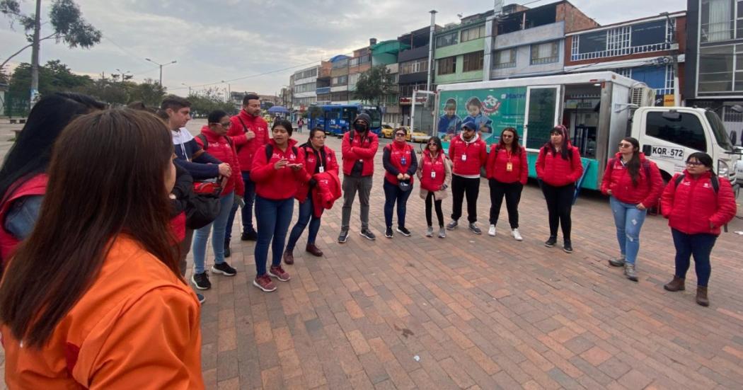 Educación recorre barrios de Bogotá buscando población desescolarizada