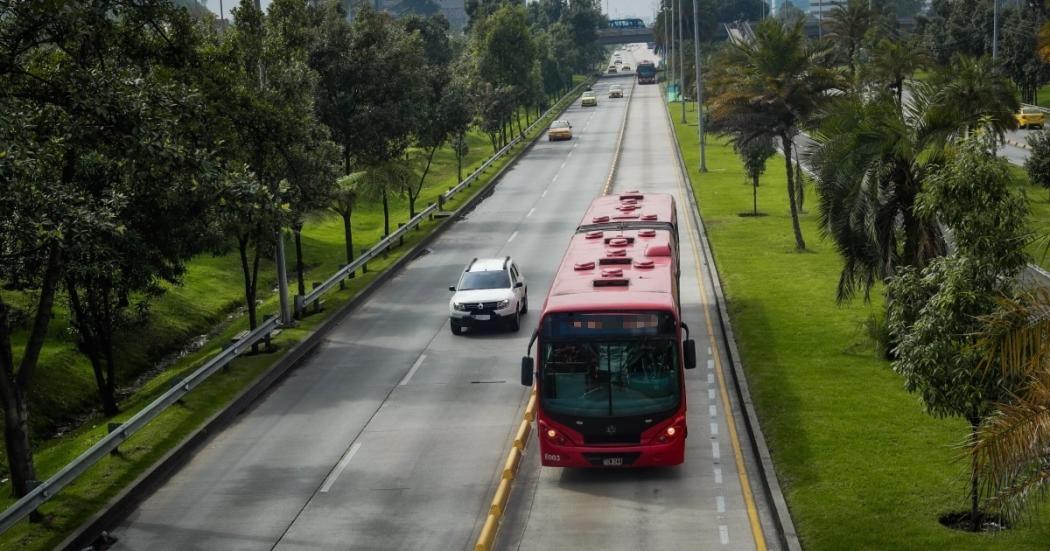 Cierre de la calzada de TransMilenio en la av. calle 26 con carrera 75