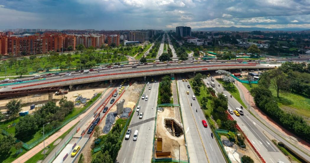 foto aerea de puente vehicular de costado oriental de calle 26 con avenida 68 