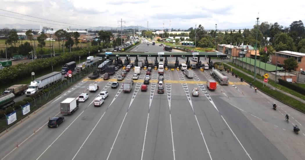 Carros en un peaje de Bogota