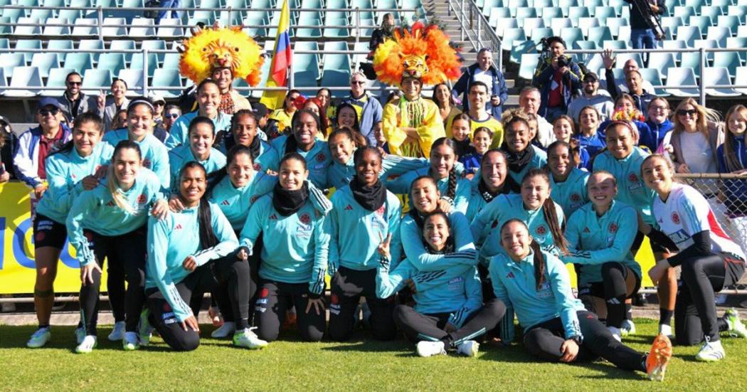 Selección femenina de fútbol