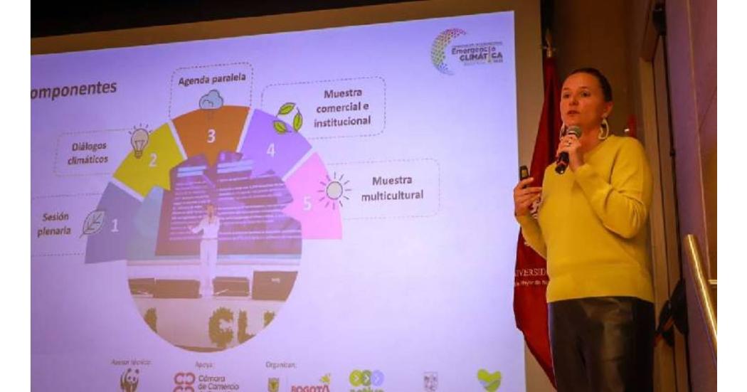 Distrito participó en foro de emergencia climática en la U. Rosario 