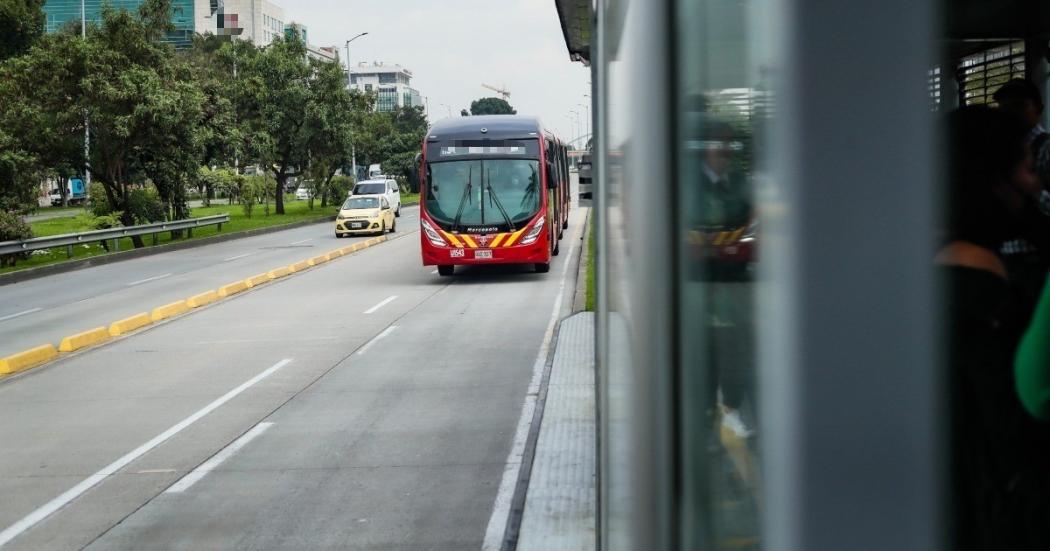 Cierre total de la calzada de TransMilenio de la av NQS con calle 39a