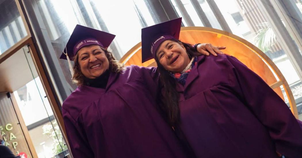 Más de 120 mujeres se graduarán en habilidades digitales con Distrito