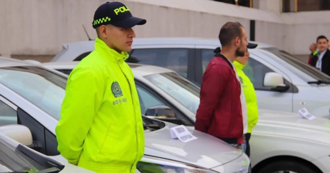 Policía recuperó y entregó: 6 vehículos, 5 motocicletas y 59 celulares 