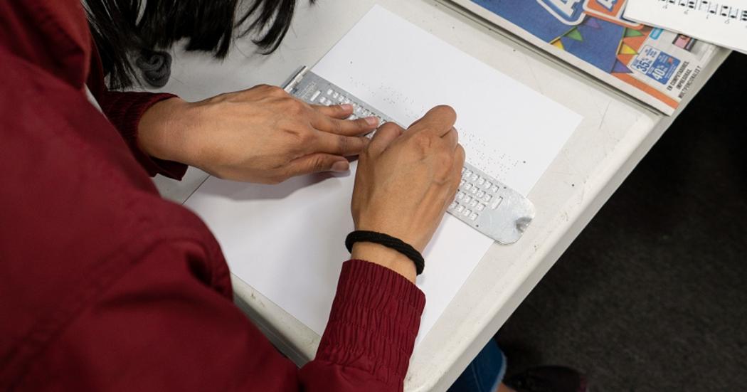 Cursos gratuitos de braille y lengua de señas colombiana en BibloRed