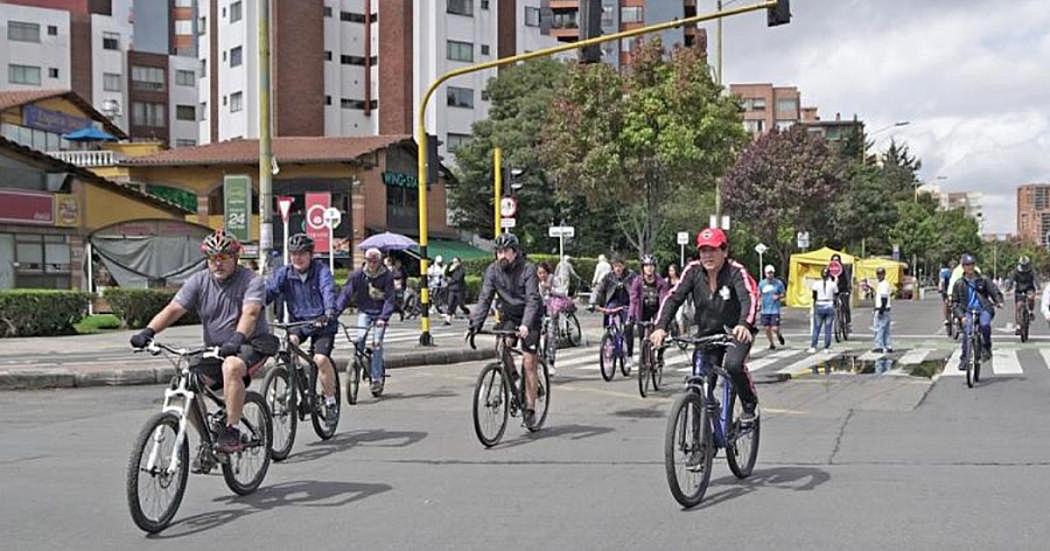 People during the Sunday's Ciclovia