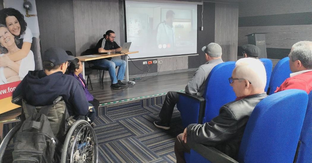 Pensionados de FONCEP participaron en taller sobre cuidado y emociones