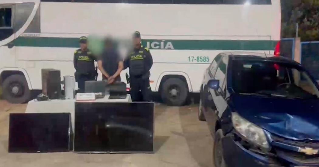 Policía capturó a 3 hombres por hurto a residencia ¡Un vehículo incautado! 