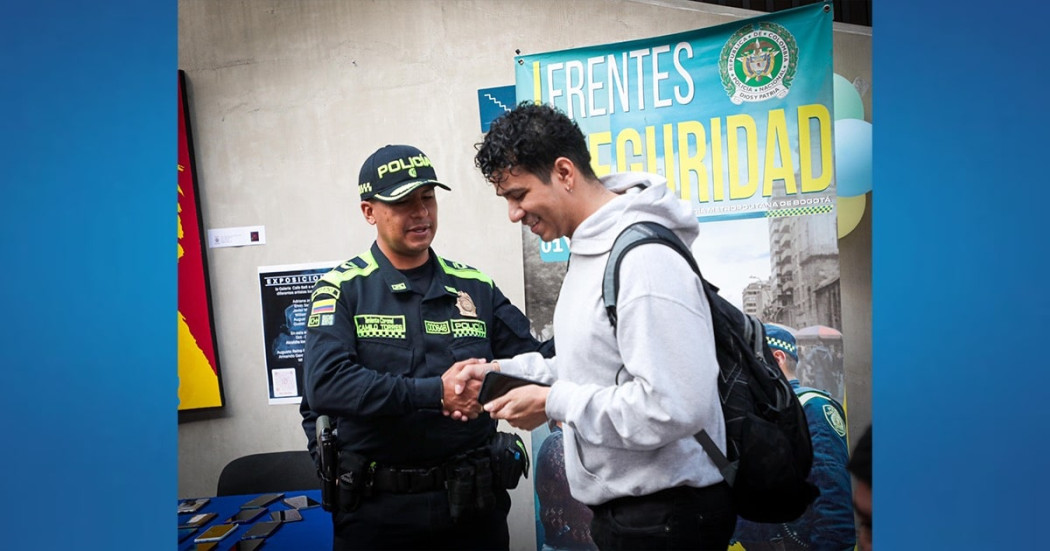 Alcaldía de Kennedy y Policía entregaron 30 celulares que habían sido hurtados 