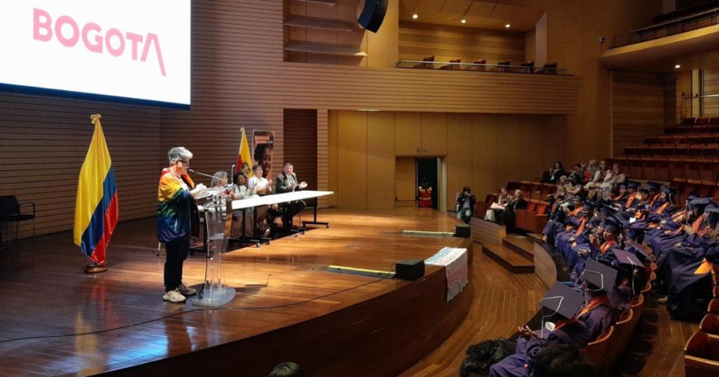 Personas LGBTI se graduaron con Estrategias de Educación Flexible 2023