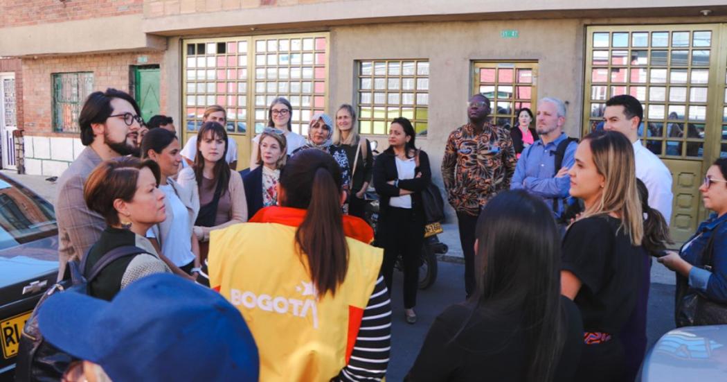 U.S. Delegation Visits One of Bogotá's 21 Care Blocks 