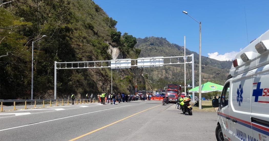 ¡Pilas! Por manifestaciones continúa el cierre de la vía al llano