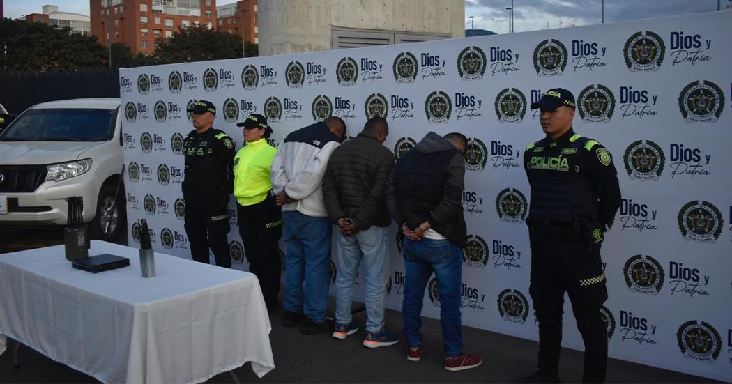 Policía capturó a tres personas por hurtar 17 camionetas de la UNP