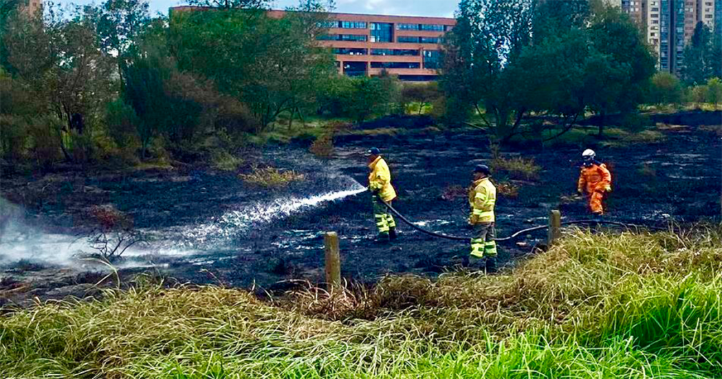 Bomberos controlaron incendio en inmediaciones del Humedal Jaboque 