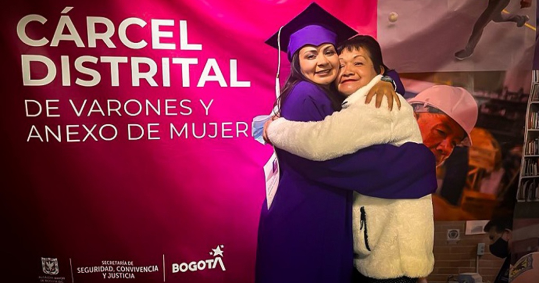 Karen, privada de la libertad cumplió el sueño de graduarse como bachiller