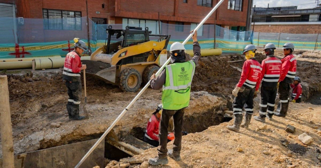 Nuevas vías y andenes en zona industrial de Puente Aranda y Montevideo