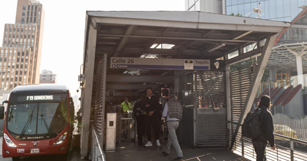 Primera fase de la intervención en la calle 26 por obras del Metro