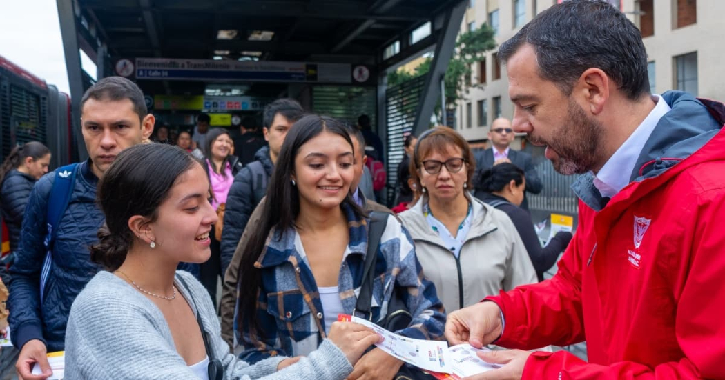 Alcalde Galán lideró acciones de pedagogía por cierre de la estación calle 26