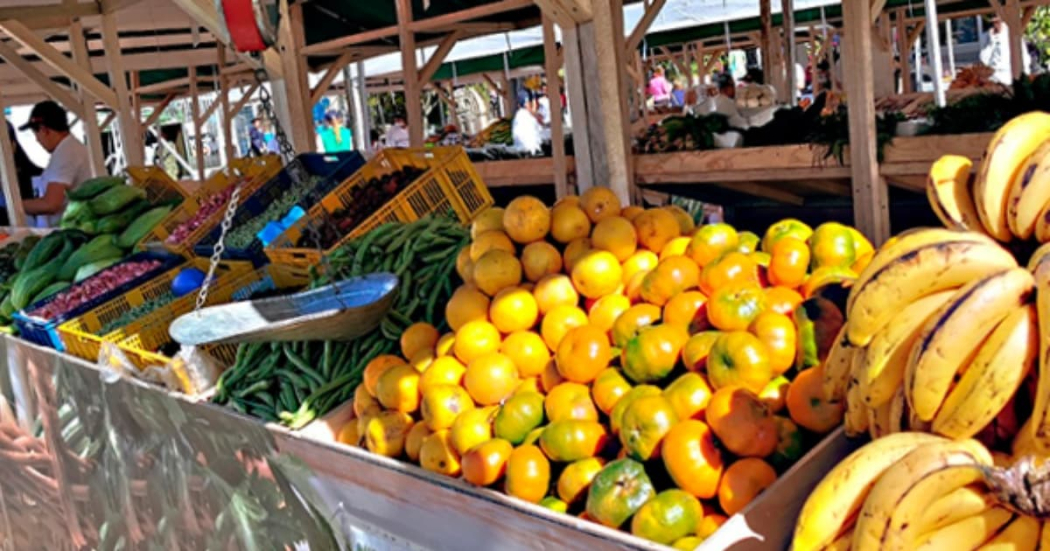 Compra frutas frescas Mercados Campesinos de Bogotá 17 al 19 de mayo