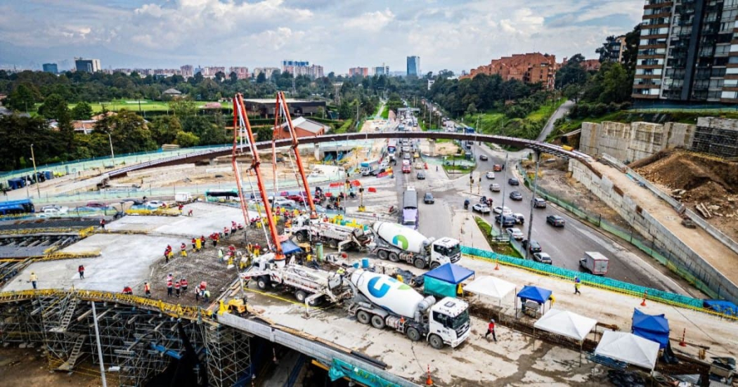 Construcción del puente que conecta la avenida 127 con avenida Rincón