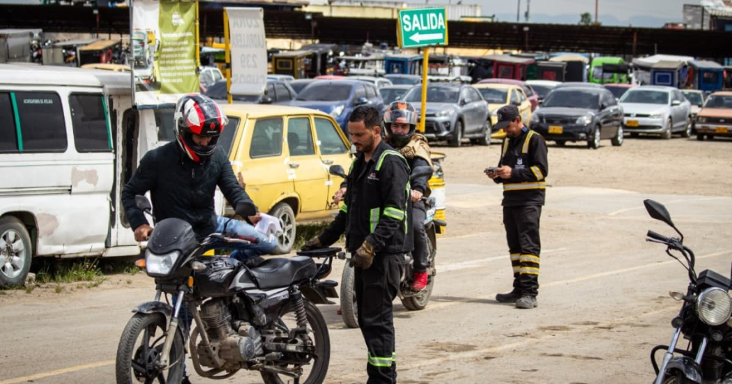 Bogotá simplificó trámite de salida de patios para carros y motos 2024