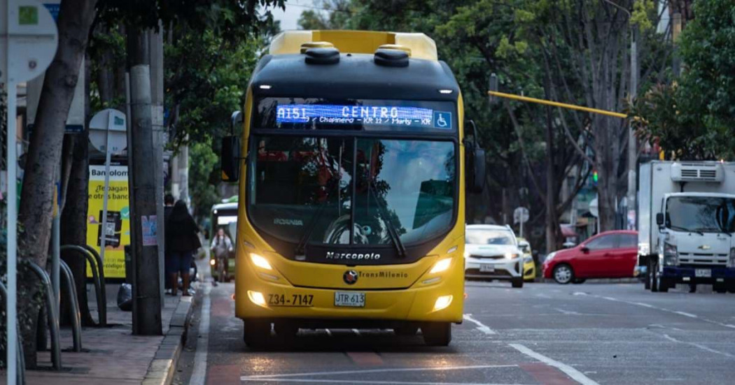 Movilidad en Bogotá desvíos desfile de autos antiguos sábado 31 agosto