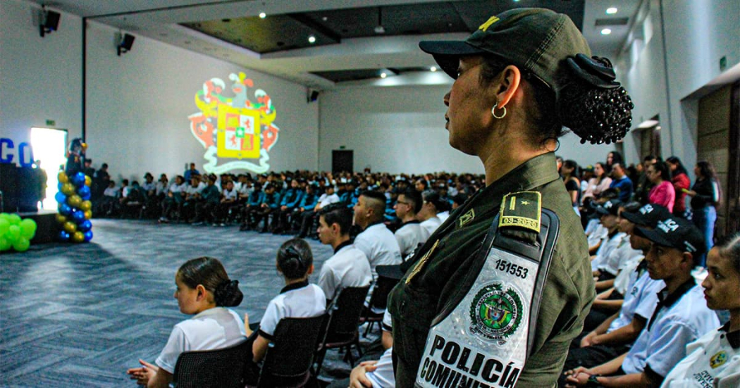 Policía Cívica en Bogotá: se graduaron 660 niños, niñas y adolescentes