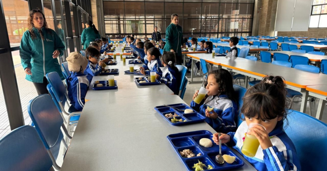 Paro camioneros: 300 mil estudiantes recibieron el PAE en Bogotá 