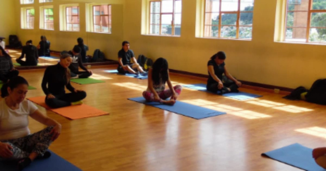 Clase de yoga en el Museo Nacional este 20 de octubre en Bogotá 