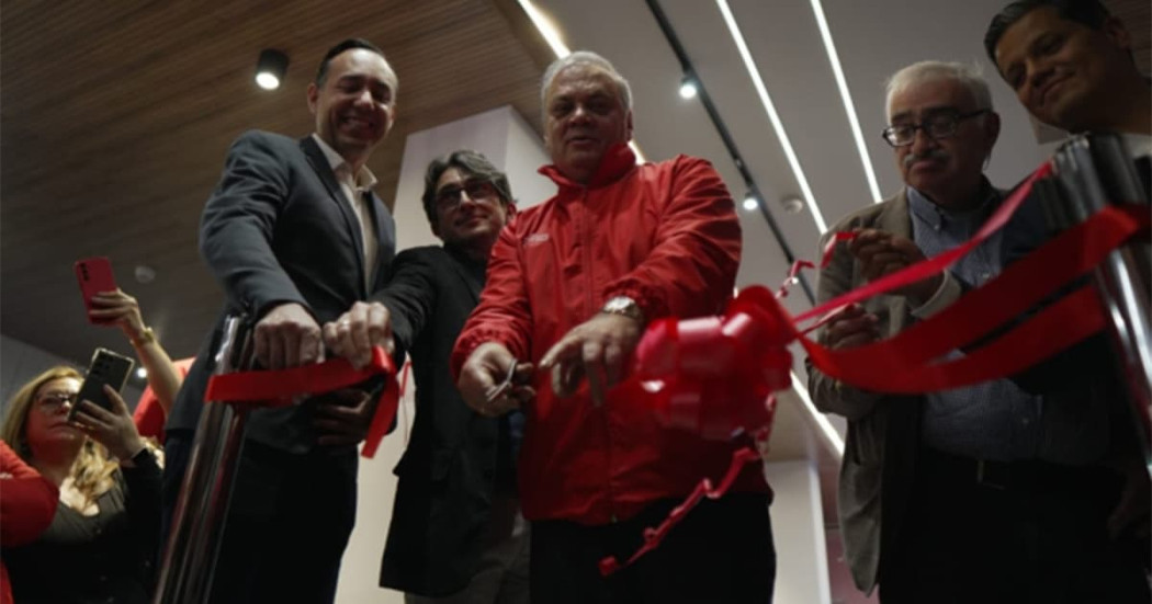 Inauguración del centro de experiencia y aprendizaje de moda en Bogotá