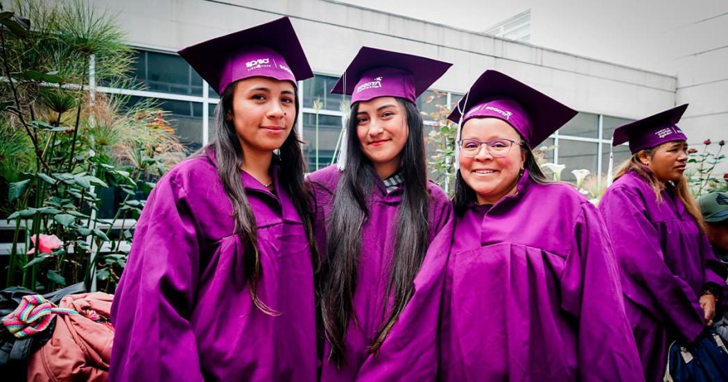 Mujeres en Bogotá de Ciudad Bolívar y Usme se graduaron de cursos