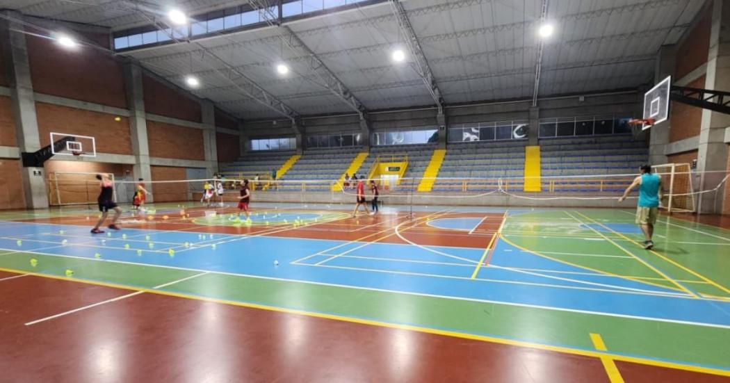 Bogotá entrega nueva iluminación en coliseo y parques de Engativá