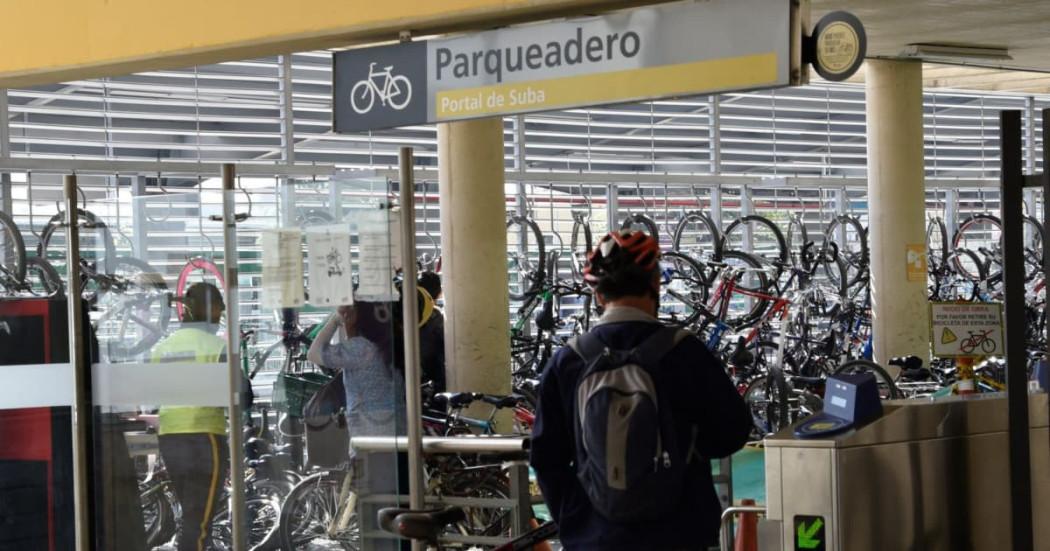 Deja tu bici segura con TransMiBici y sigue tu ruta con Transmilenio