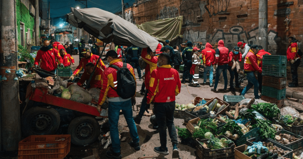 Decomisan 11 toneladas de comida en descomposición en Bogotá 