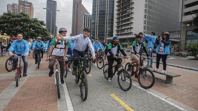 Alcalde en recorrido en bicicleta - Foto: Prensa Alcaldía Mayor / Camilo Monsalve